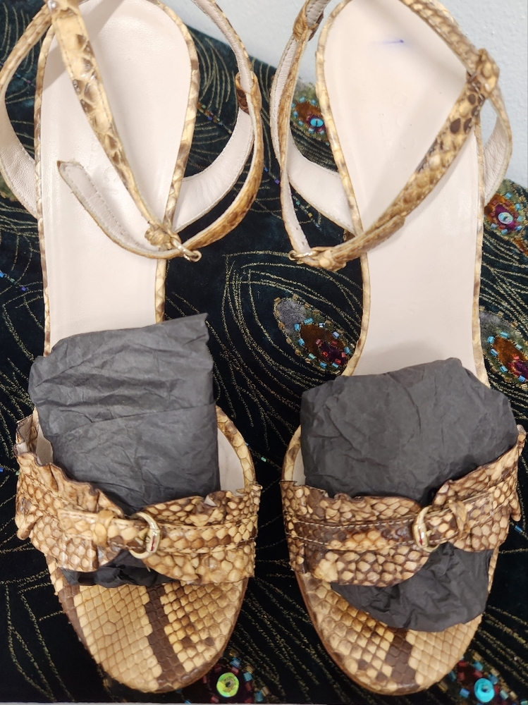 Gucci Heels - Picture 1 of 8